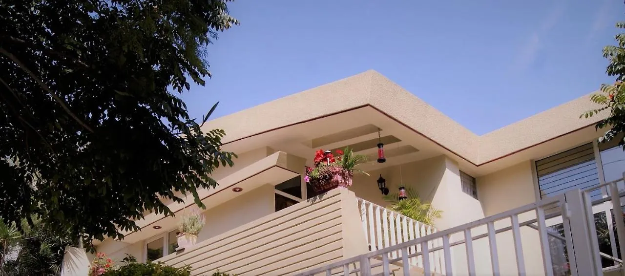Dickinson Guest House, Guadalajara Expo