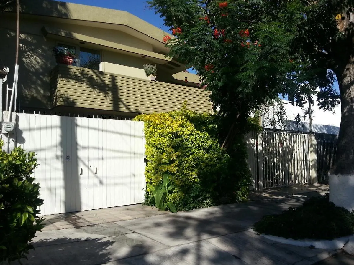 Dickinson Guest House, Guadalajara Expo