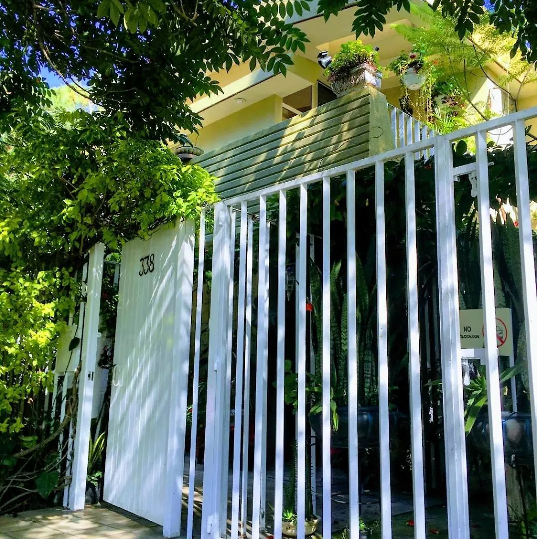 Dickinson Guest House, Guadalajara Expo